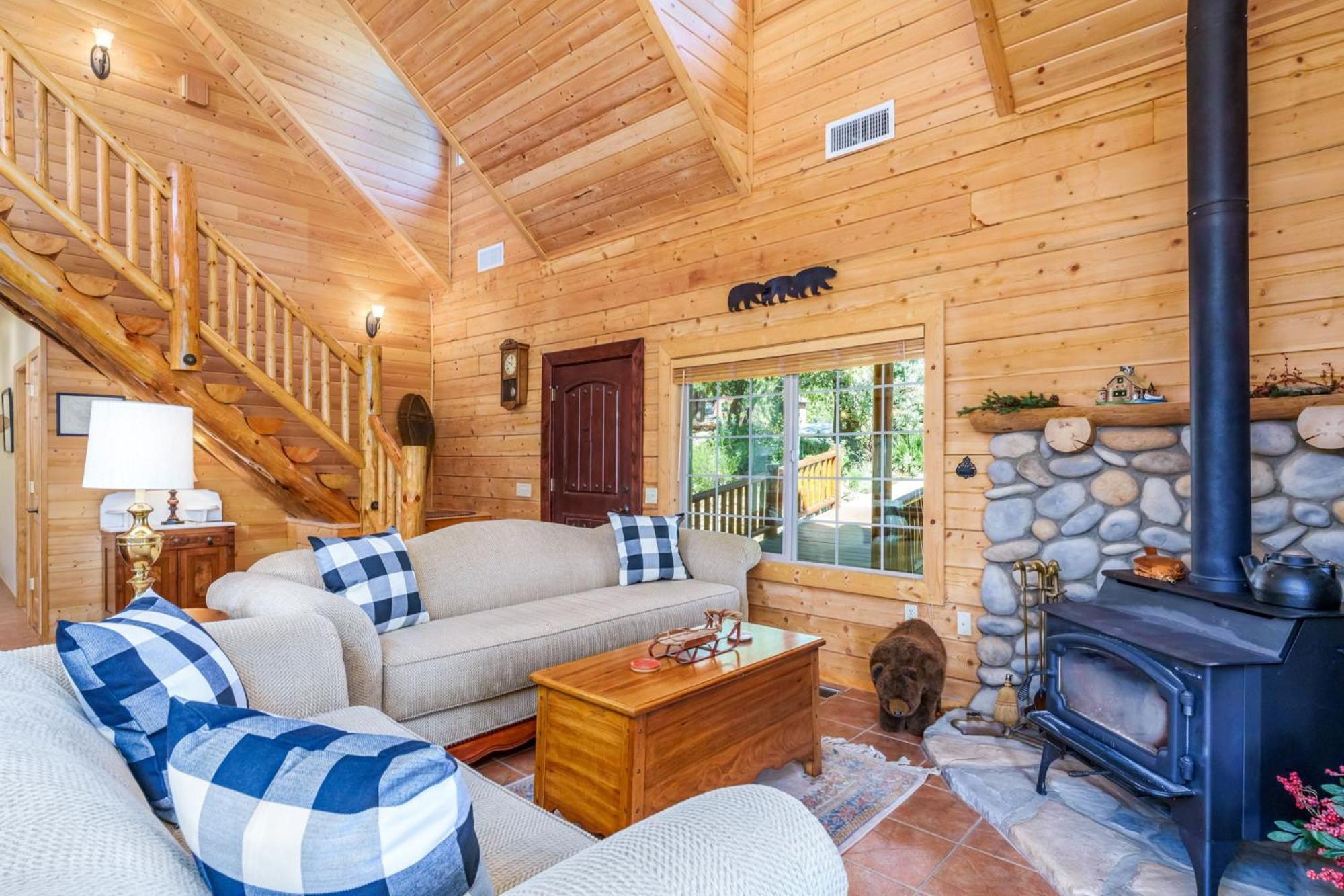 Bass Log - Dog Friendly Holiday home *