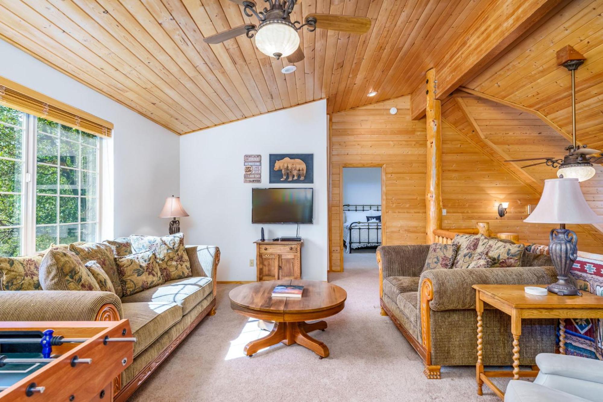 Bass Log - Dog Friendly Holiday home